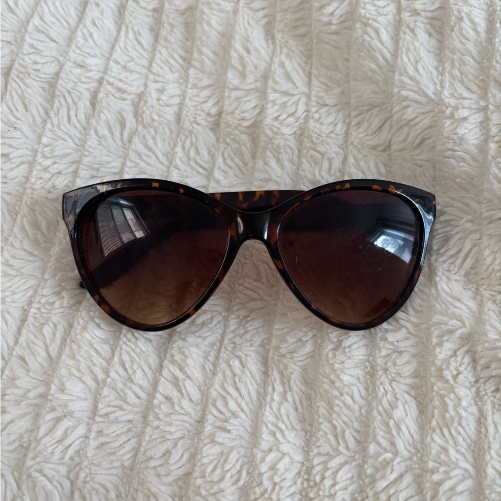Tortoise sunnies